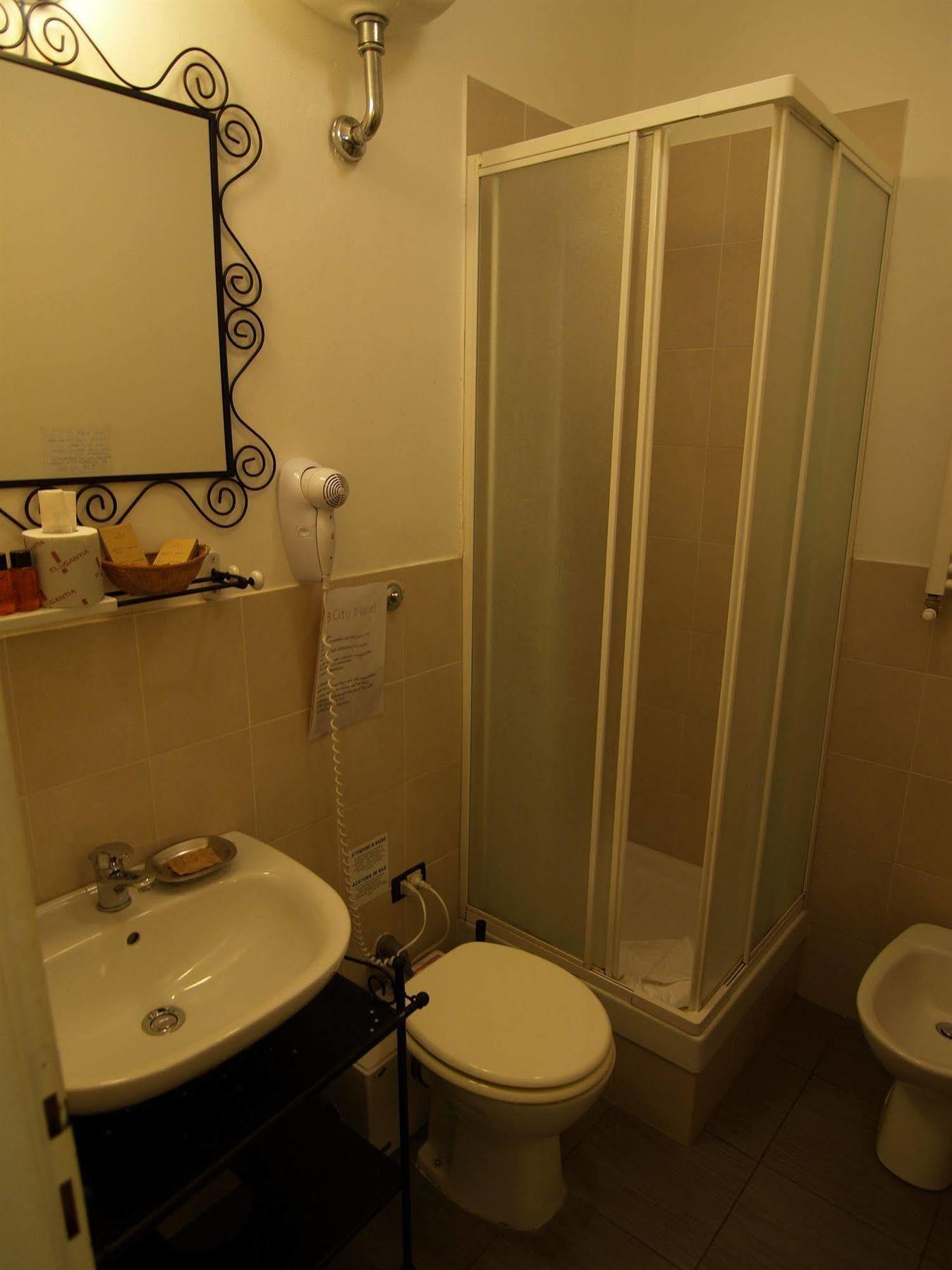 Happy Stay Guesthouse โรม ภายนอก รูปภาพ